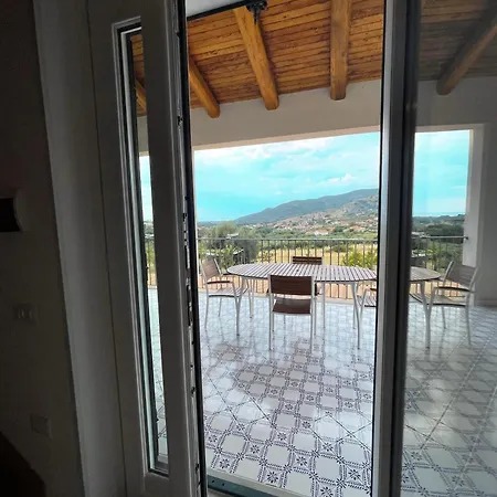 Casale Dionisia, Santa Maria Di Castellabate, Iris *