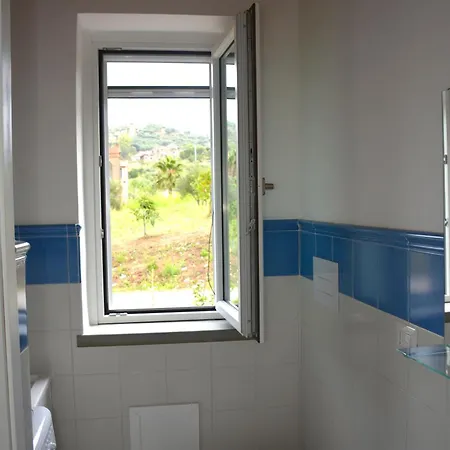 Casale Dionisia, Santa Maria Di Castellabate, Iris * カステッラバーテ