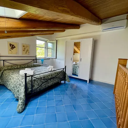 Country house Casale Dionisia, Santa Maria Di Castellabate, Iris Castellabate